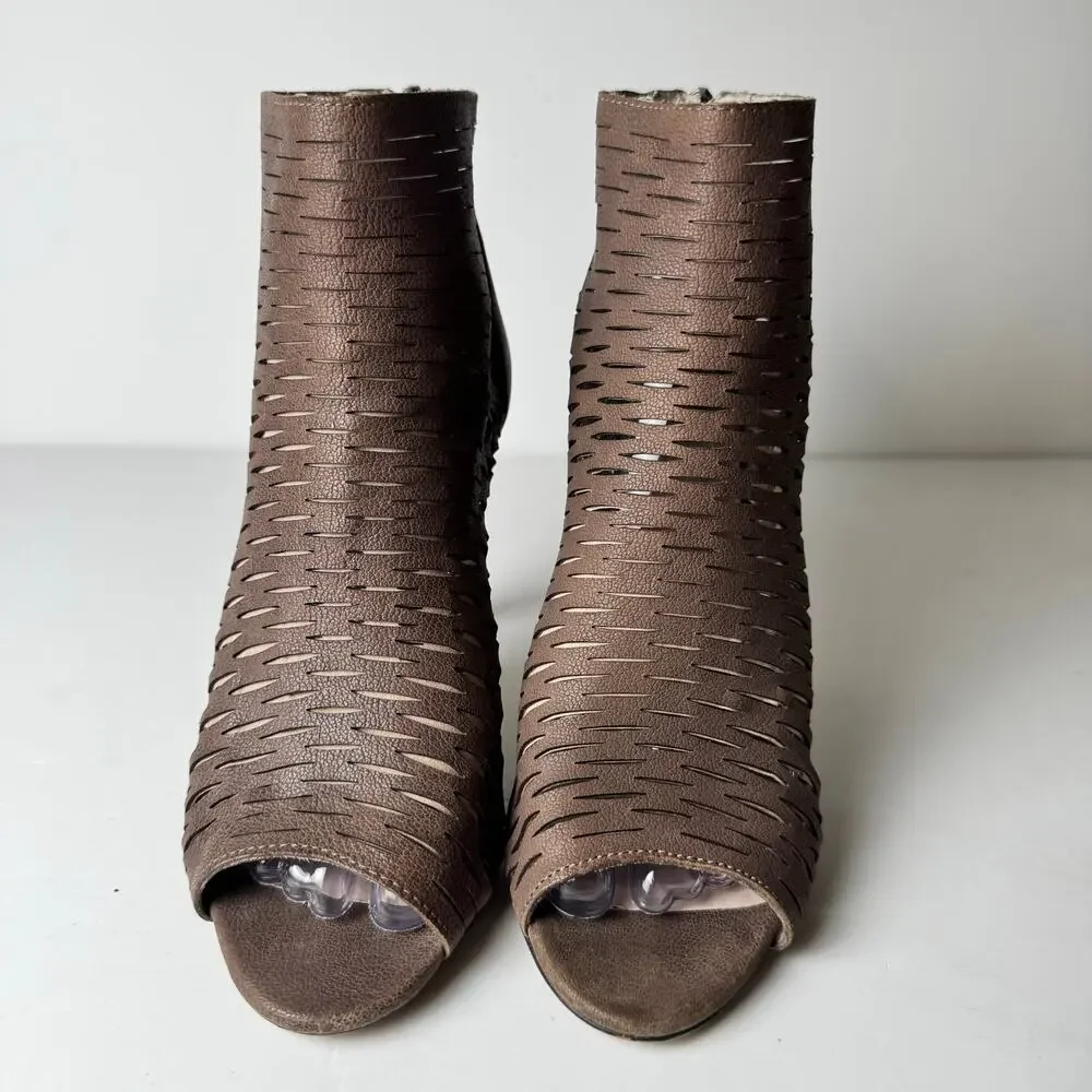 Vince Camuto Kandi Cutout Peep Toe Ankle Booties Brown Leather 7M Boho DateNight